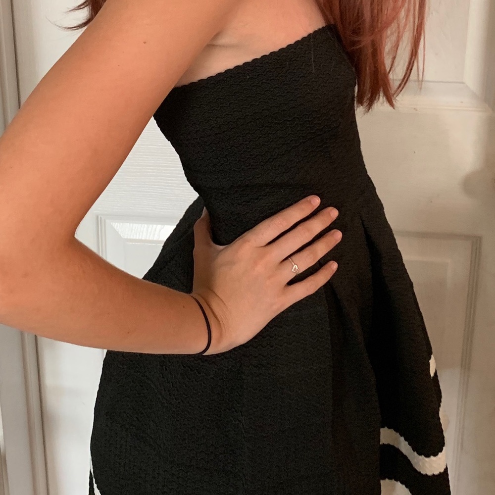 SANS SOUCI STRAPLESS DRESS - Picture 2 of 5